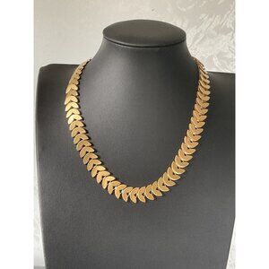 Vintage Gold Whale Tail Leaf Design Necklace Adjustable Length Elegant Timeless